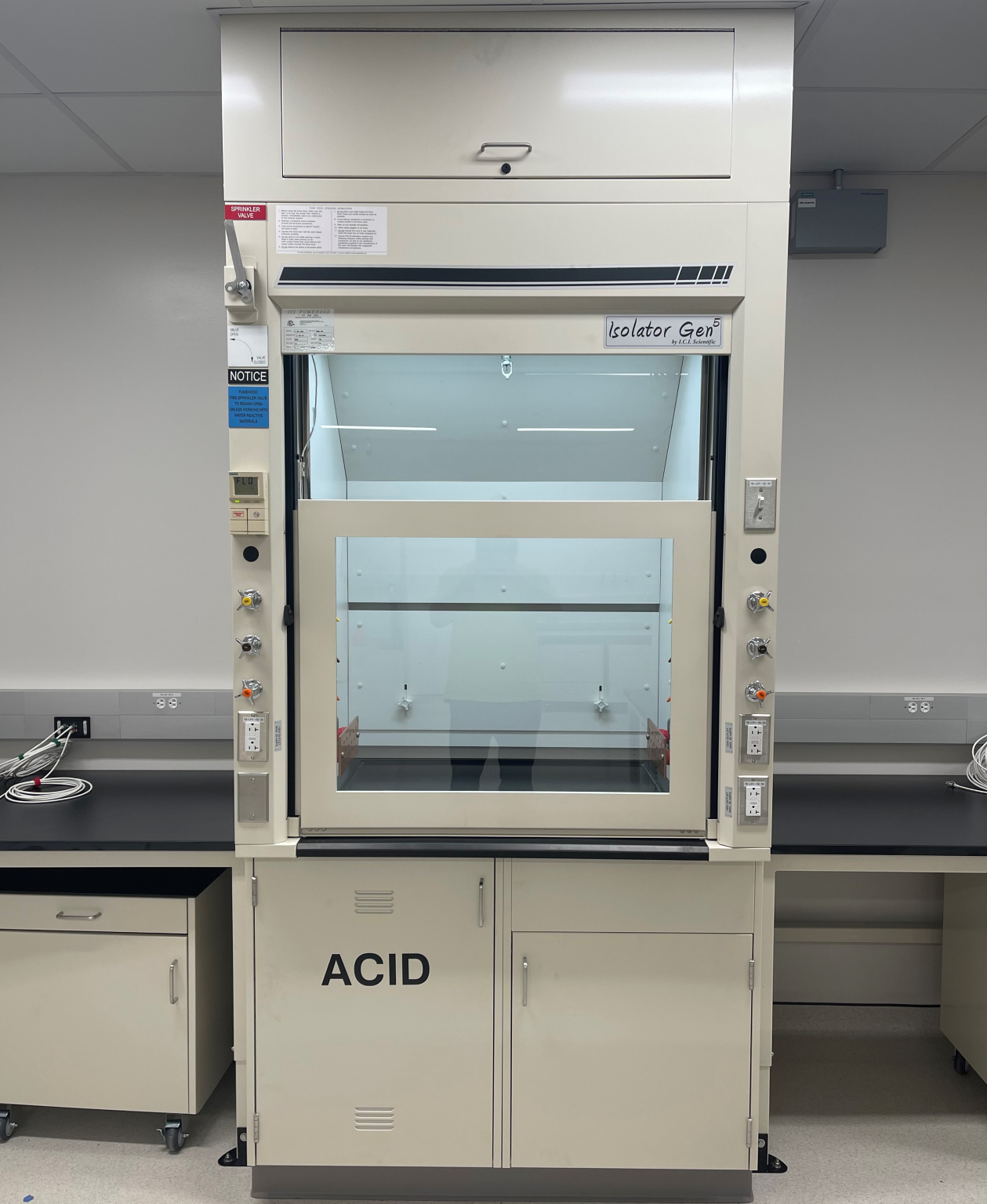 ICI Isolator Fume Hoods